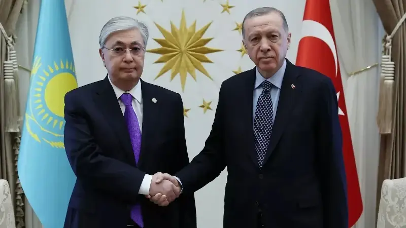 cumhurbaskani-erdogan-kazakistanli-mevkidasi-tokayev-ile-gorustu-t365algI.webp