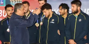 fenerbahce-kurek-takimi-zirvede-pSON9Z8j.webp