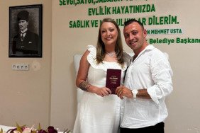 amerikali-genc-kiz-aradigi-aski-bursada-buldu-GnQ8lINV.jpg