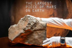 dunyadaki-en-buyuk-mars-kayasi-53-milyon-dolara-satildi-NJF5HuuZ.jpg