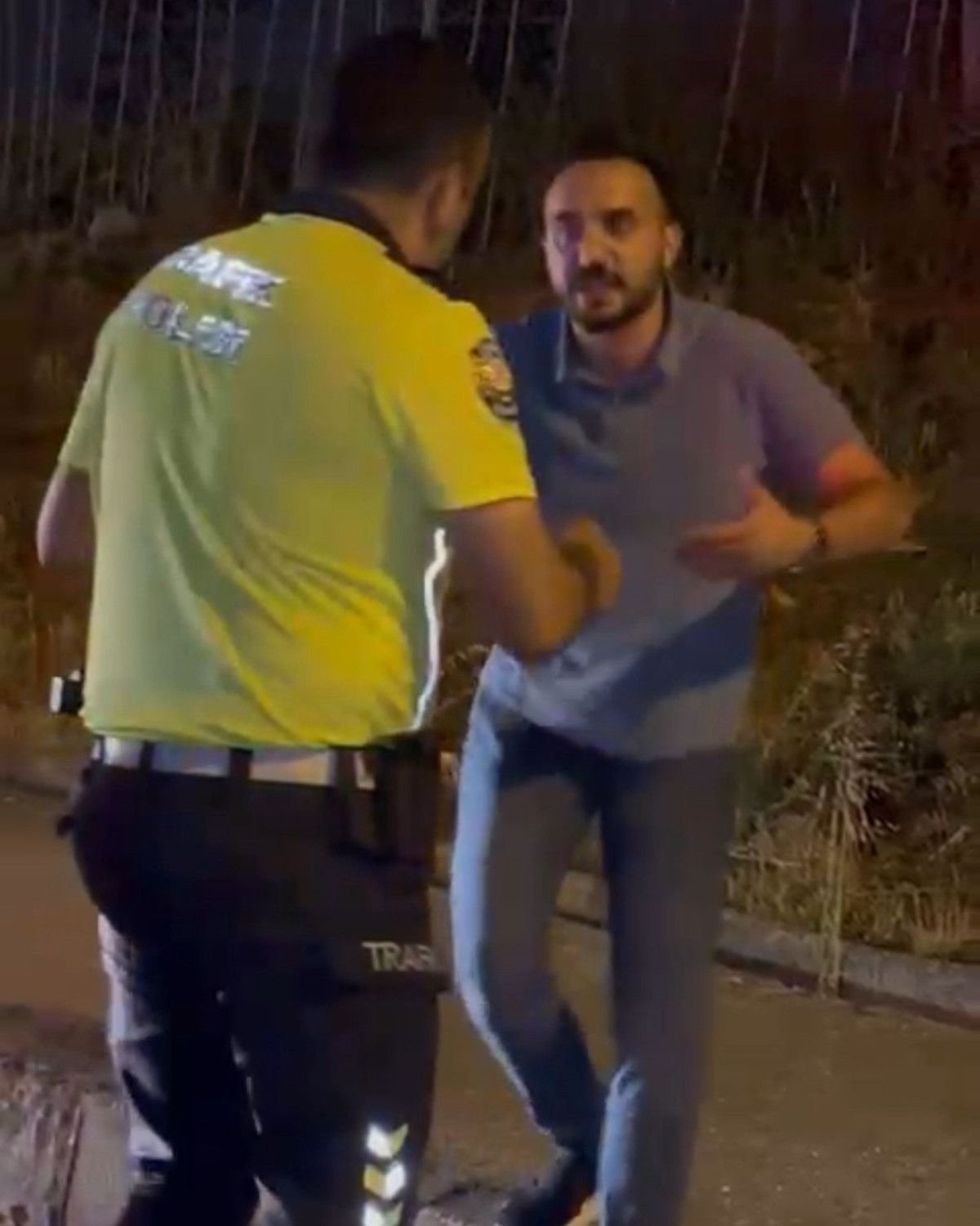 İstanbul'un Sultanbeyli İlçesinde Trafik Denetimi