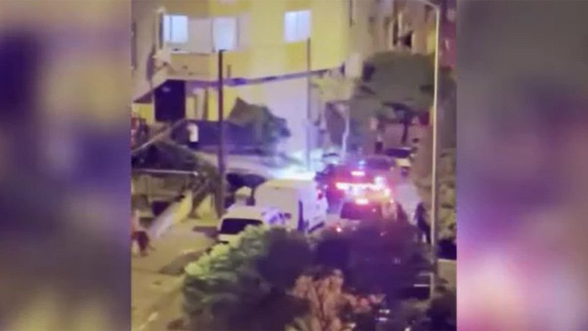 Küçükçekmece'de Silahlı Saldırı: Ağır Yaralı 1 İstanbul Küçükçekmece İnönü Mahallesi'nde Silahlı Saldırı