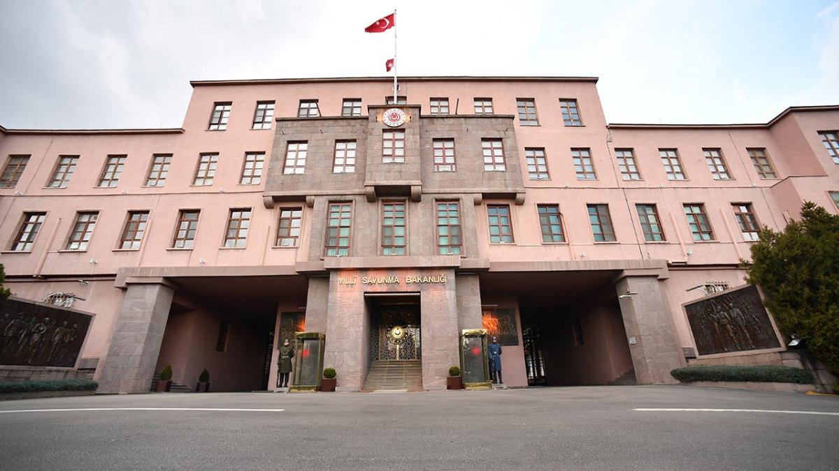 msb-sdgnin-suriye-ordusuna-entegrasyonuna-yonelik-gelismeleri-takip-ediyoruz-LBc6hP62.jpg
