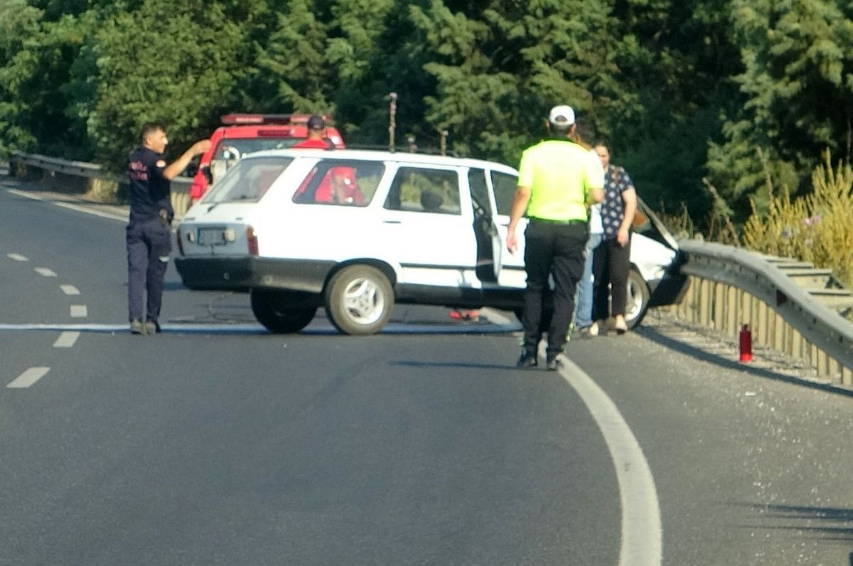 Muğla’nın Menteşe ilçesinde otomobil yangını