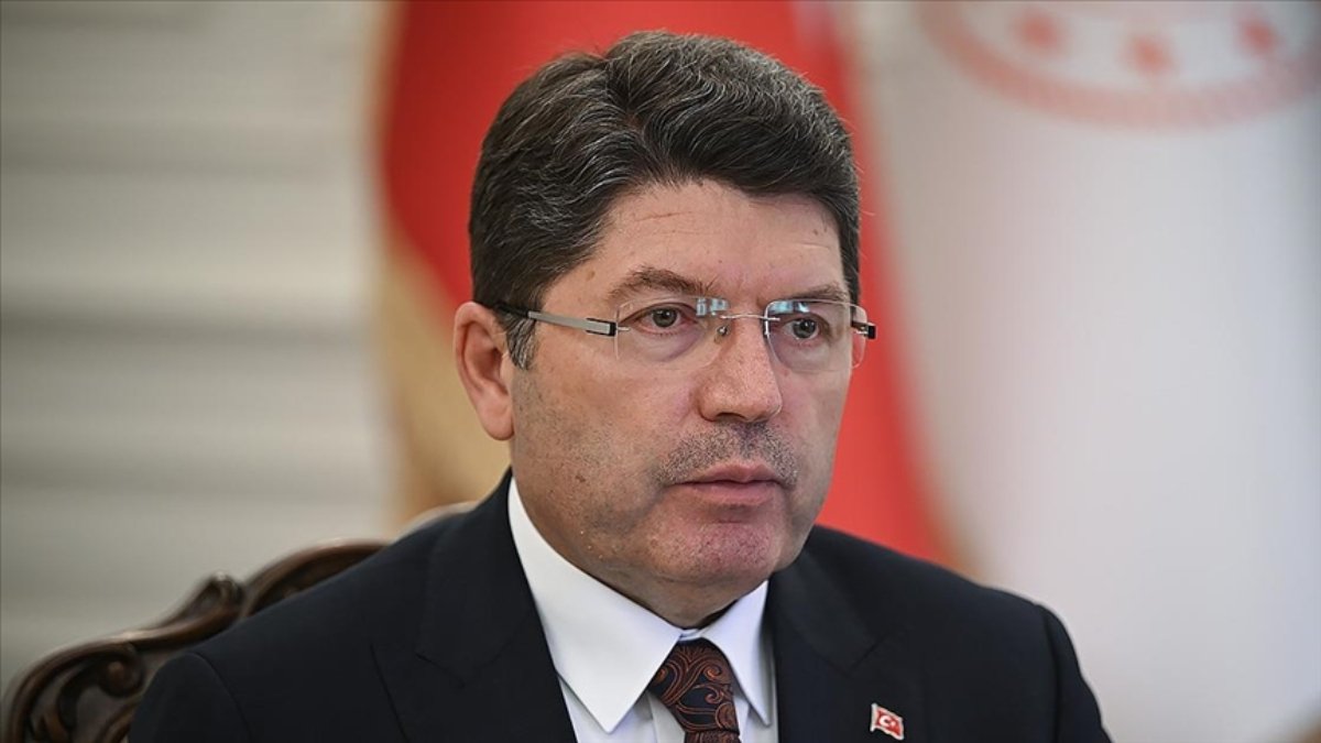 yilmaz-tunc-hukuk-fakultelerine-yalnizca-ilk-100-bine-giren-adaylar-kabul-edilecek-efLyWRA2.jpg