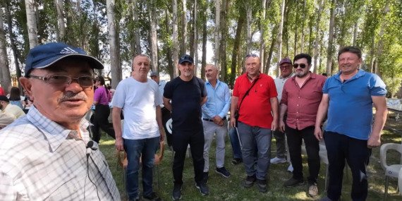 yozgatta-45-yil-sonra-ogrenciler-ogretmenleriyle-bulustu-ECWEZAur.jpg