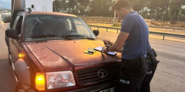 antalyada-calinti-oldugu-soylenilen-otomobille-ilgili-gercek-farkli-cikti-VMmUg395.jpg