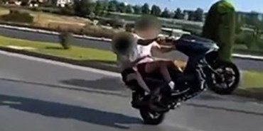 antalyada-trafigi-tehlikeye-atan-motosiklet-surucusune-20-bin-lira-ceza-BNhFiOsU.jpg
