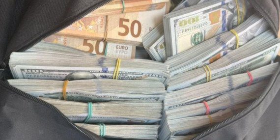 edirne-sinirinda-canta-dolusu-dolar-euro-ve-altin-yakalandi-sJgDIdCJ.jpg