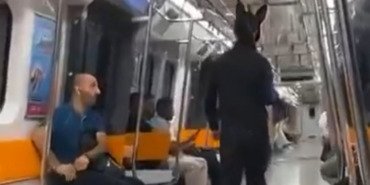 istanbulda-metroda-elinde-tufekle-gezen-tavsan-kostumlu-supheli-konustu-Lx8sDfdB.jpg