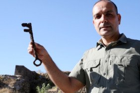 bitlis-kalesindeki-kazi-sirasinda-kalenin-anahtari-bulundu-2gwD7l9r.jpg
