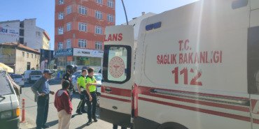 edirnede-alkollu-surucu-minibuse-tekme-atmak-isterken-hastanelik-oldu-FME6wvmh.jpg