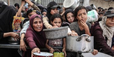 gazzede-filistinlilere-sicak-yemek-dagitildi-PNJOnA33.jpg