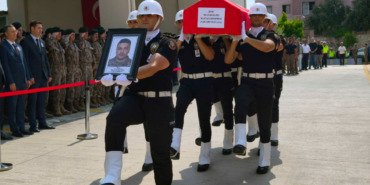 mersinde-silah-kazasi-sonucu-sehit-olan-polis-memuru-memleketine-ugurlandi-vEKHqjsP.jpg