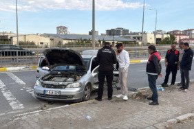 Sivas'ta iki araç çarpıştı: 1 ölü 3 yaralı 6 sivasta-iki-arac-carpisti-1-olu-3-yarali-2DAivqfD.jpg