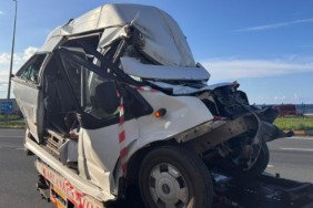 Trabzon'da tır trafik ışıklarında bekleyen minibüse çarptı: 15 yaralı 6 trabzonda-tir-trafik-isiklarinda-bekleyen-minibuse-carpti-15-yarali-XjlrRSI9.jpg