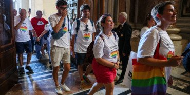 vatikanda-ilk-resmi-lgbtq-hac-ziyareti-binden-fazla-escinsel-katildi-lQGjGvEA.jpg