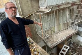 İzmir'de evden yayılan çöp kokusu apartman sakinlerini canından bezdirdi 6 izmirde-evden-yayilan-cop-kokusu-apartman-sakinlerini-canindan-bezdirdi-PwtkWVXM.jpg