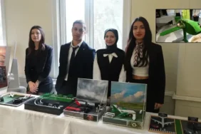 İstanbul Topkapı Üniversitesi öğrencileri tarafından Havacılıkta Sürdürülebilirlik ve Sosyal Sorumluluk Sergisi düzenlendi 9 istanbul-topkapi-universitesi-ogrencileri-tarafindan-havacilikta-surdurulebilirlik-ve-sosyal-sorumluluk-sergisi-duzenlendi-Y7ZV6WOs.webp