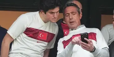 ali-kocun-oglunun-giydigi-turkiye-formasi-dikkat-cekti-arkasina-bakin-ne-yazdirmis-FT2zFlUY.webp