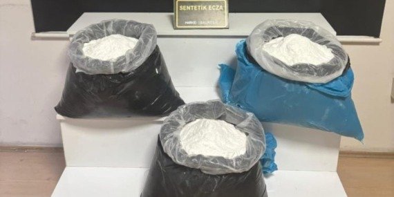 balikesirde-otomobilde-72-kilo-uyusturucu-hammadde-yakalandi-UJdagavz.jpg