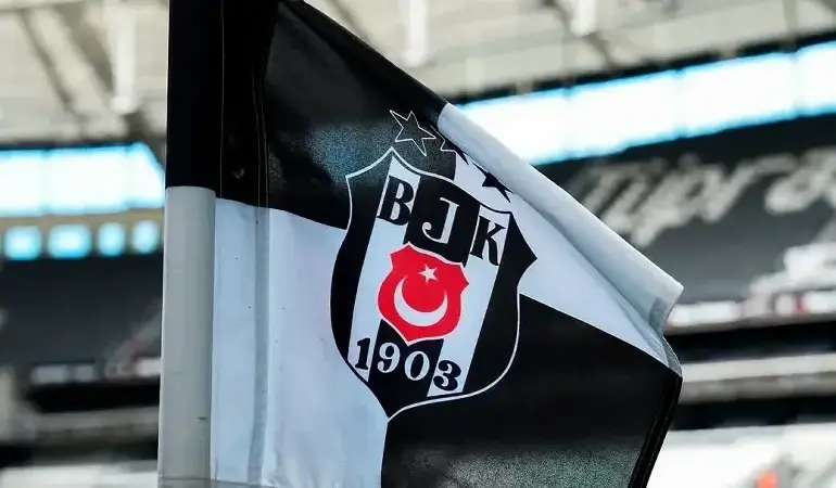besiktasa-kotu-haber-istenmeyen-yildiz-geri-donuyor-VIWWrwyh.webp