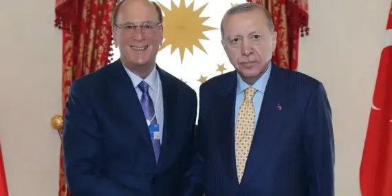 cumhurbaskani-erdogan-dunyanin-en-buyuk-varlik-fonu-blackrocku-yoneten-finki-agirladi-2EEp7ZUk.webp