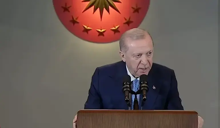cumhurbaskani-erdogan-millete-parmak-sallayan-medya-duzeni-artik-geride-kaldi-YuRnjMwC.webp