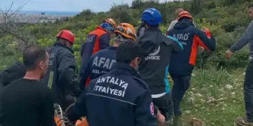 dengesini-kaybederek-kayaliklardan-dusen-kadini-ekipler-kurtardi-fnKJ2f86.webp