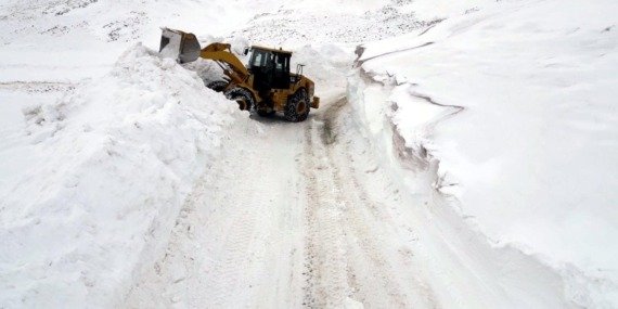erzurumda-kapanan-yollar-aciliyor-1hEPA69O.jpg