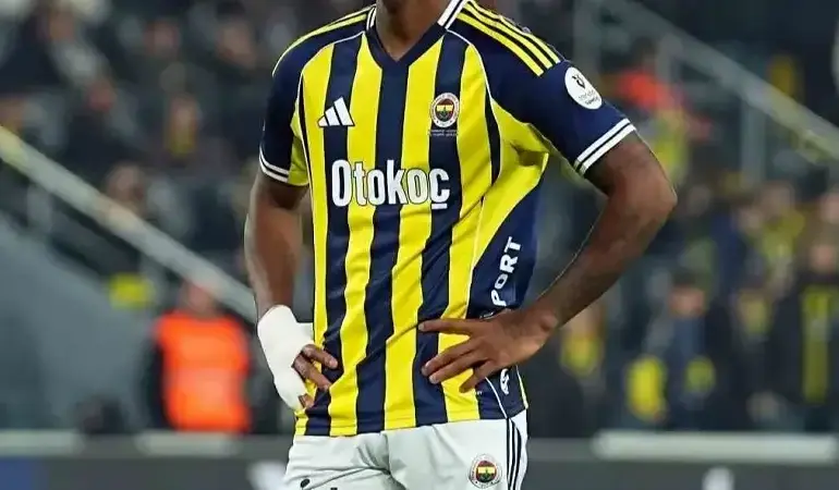 fenerbahceli-eski-yildiza-bir-darbe-daha-kabusu-yasiyor-GPIhjDUf.webp