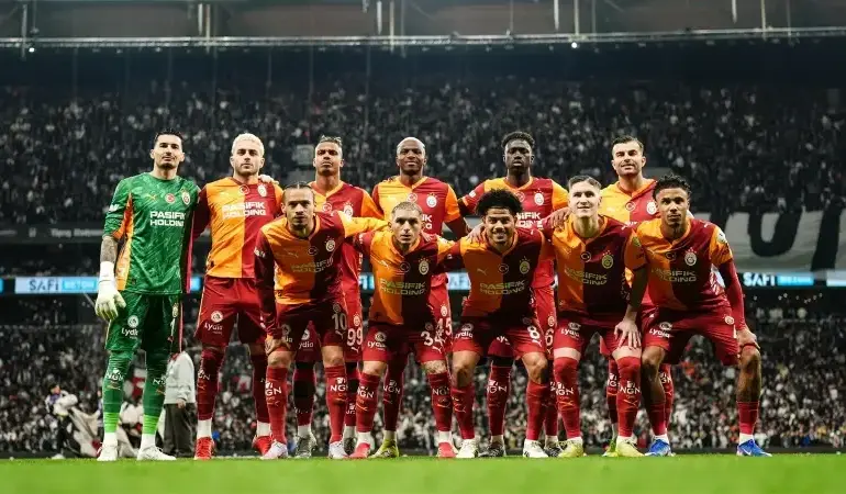 galatasarayli-yildiz-icin-sok-sozler-milli-takimda-ne-isi-var-xwauiMUS.webp