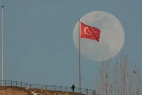 Van'da Tarih ve Dolunayın Büyüleyici Buluşmasına Tanık Olun! 5 vanda-tarih-ve-dolunayin-buyuleyici-bulusmasina-tanik-olun-NZN8IhiV.webp